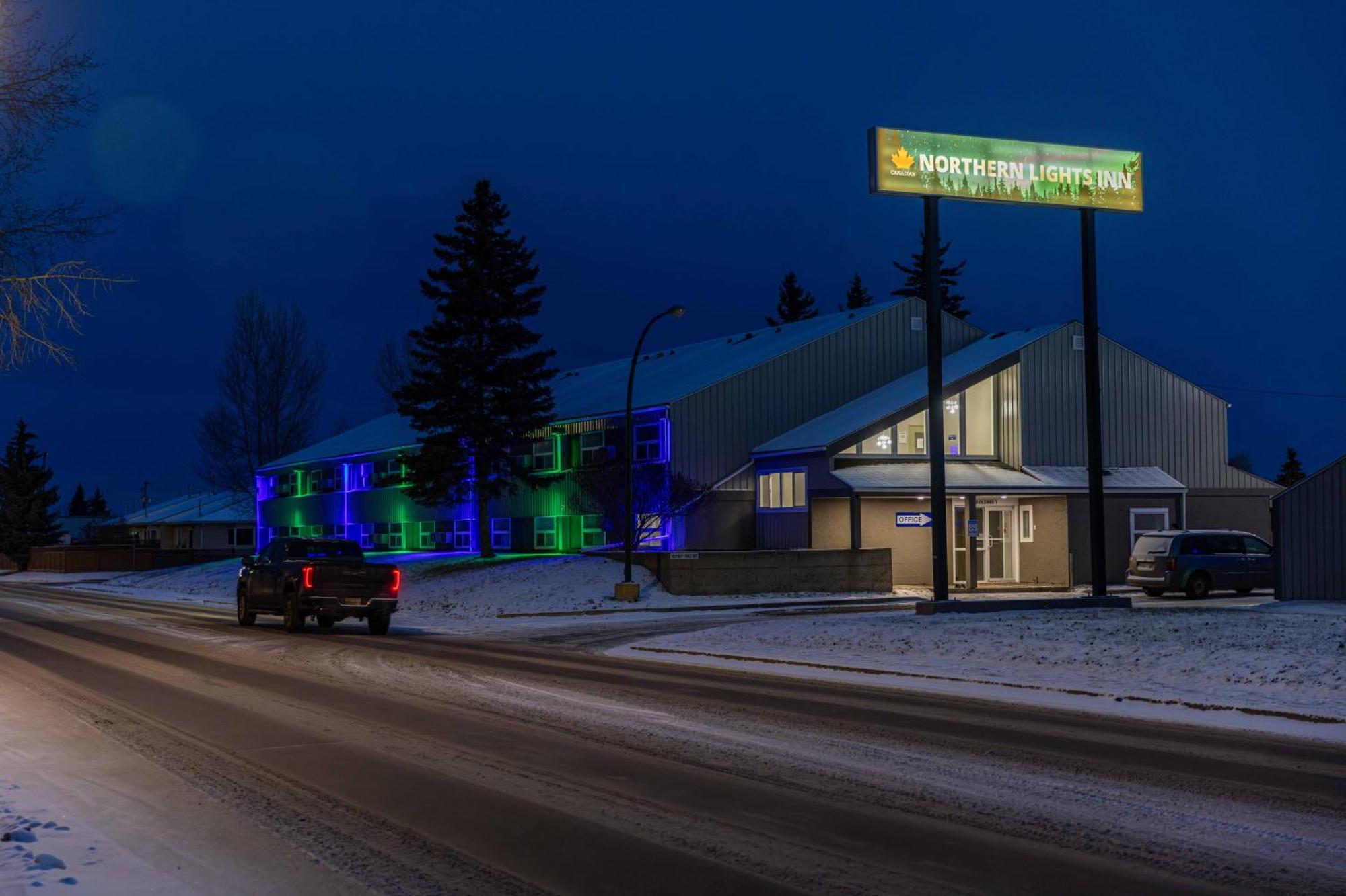 Northern Lights Inn Fort St. John Esterno foto