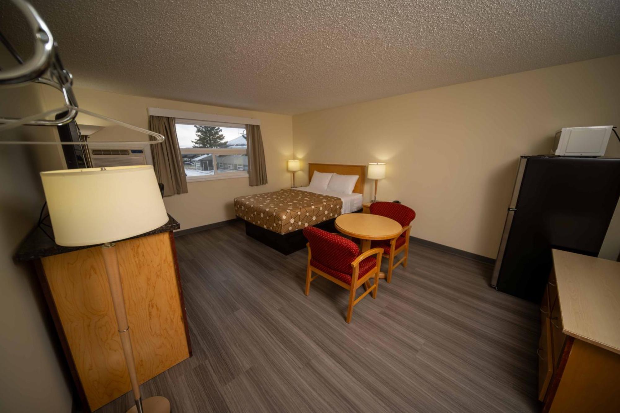 Northern Lights Inn Fort St. John Esterno foto