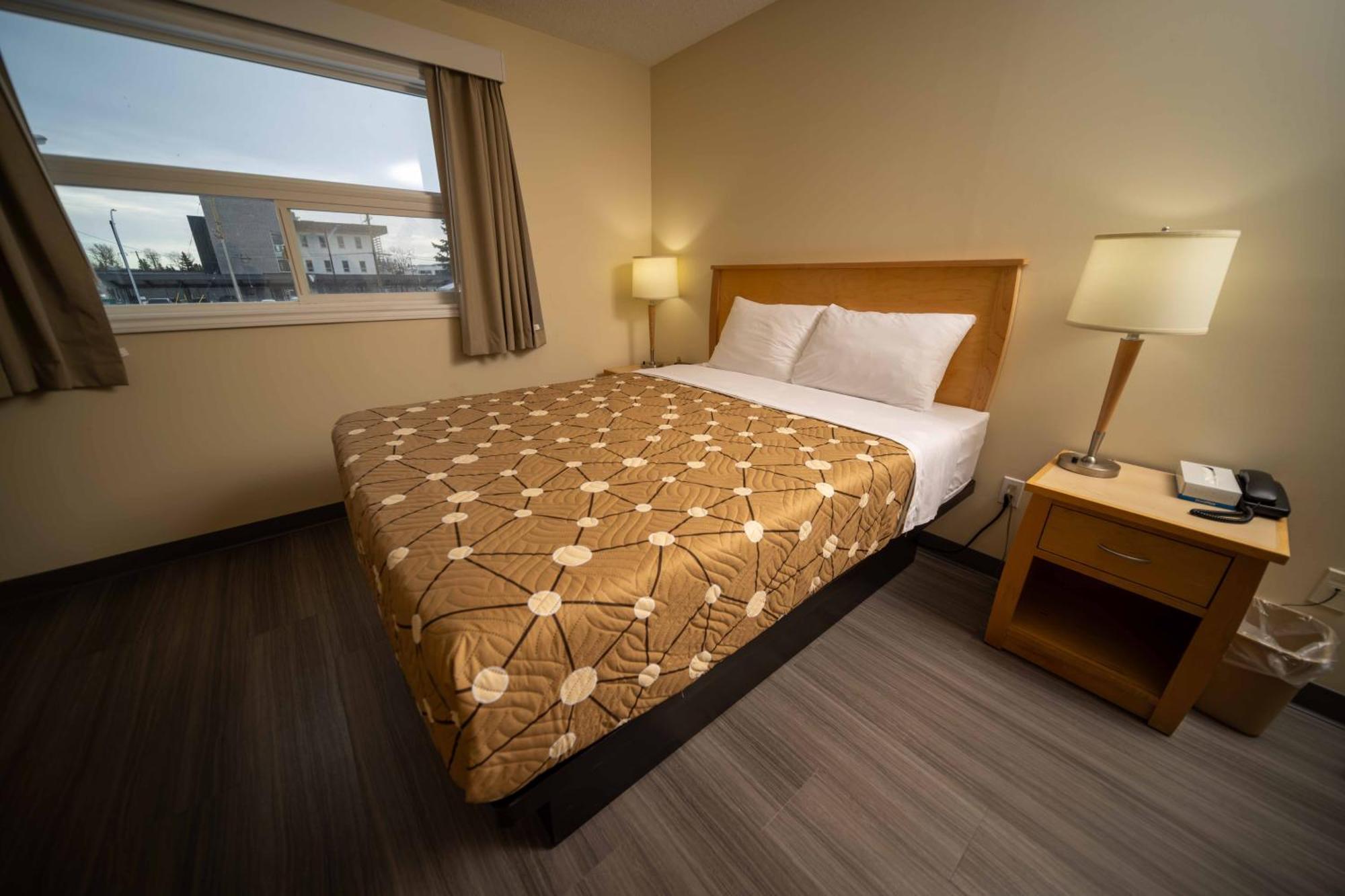 Northern Lights Inn Fort St. John Esterno foto