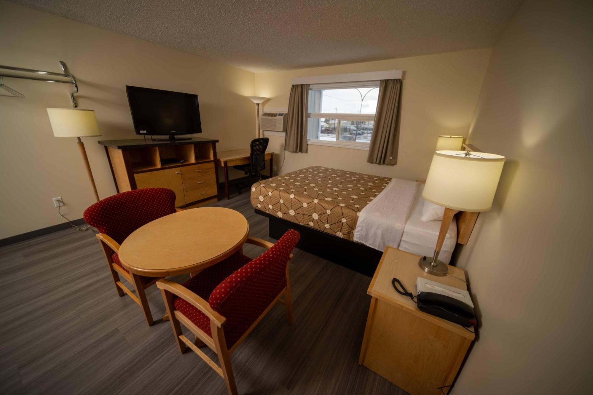 Northern Lights Inn Fort St. John Esterno foto