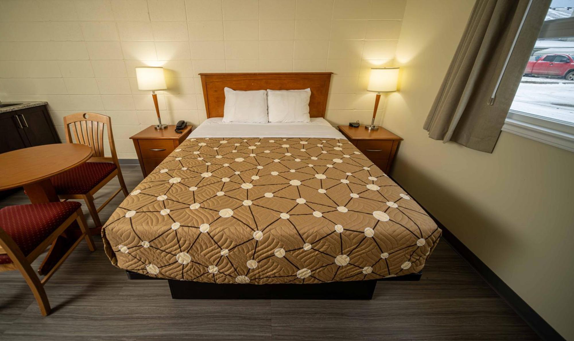 Northern Lights Inn Fort St. John Esterno foto