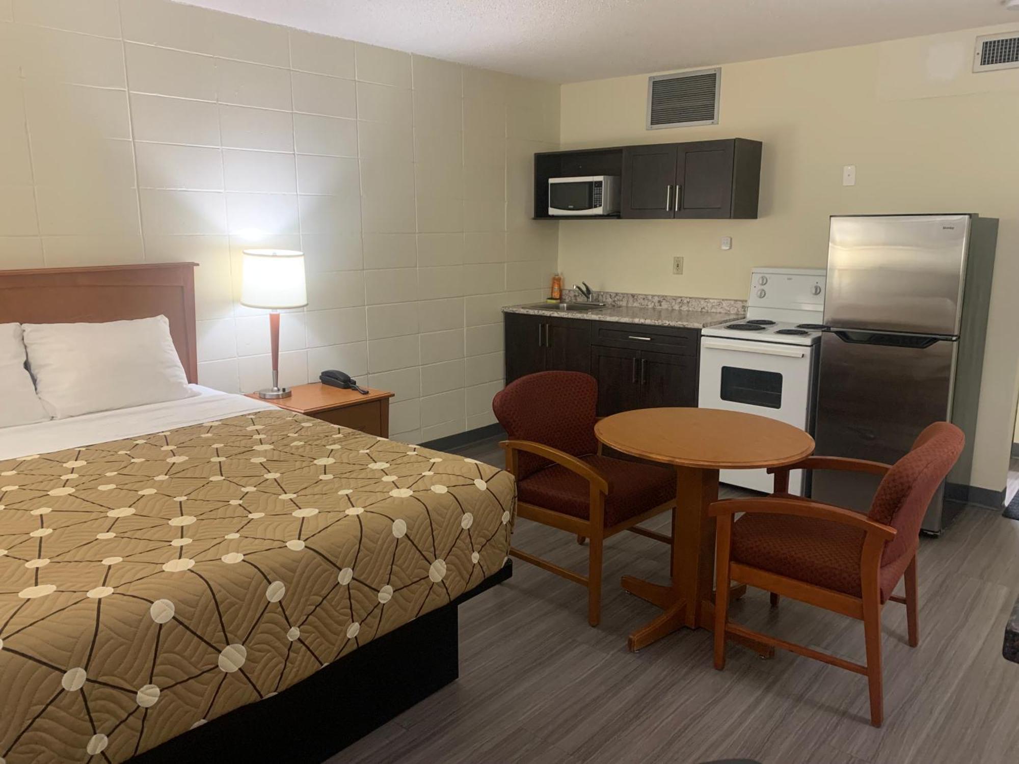 Northern Lights Inn Fort St. John Esterno foto